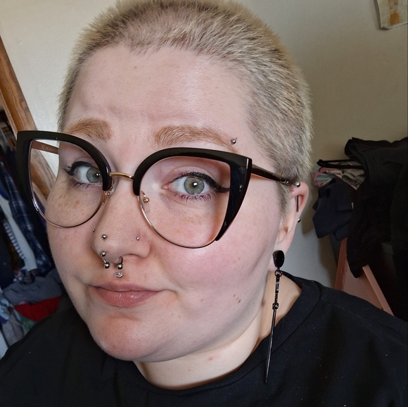 Meet your Posher, Riley - Picture 2 of 4